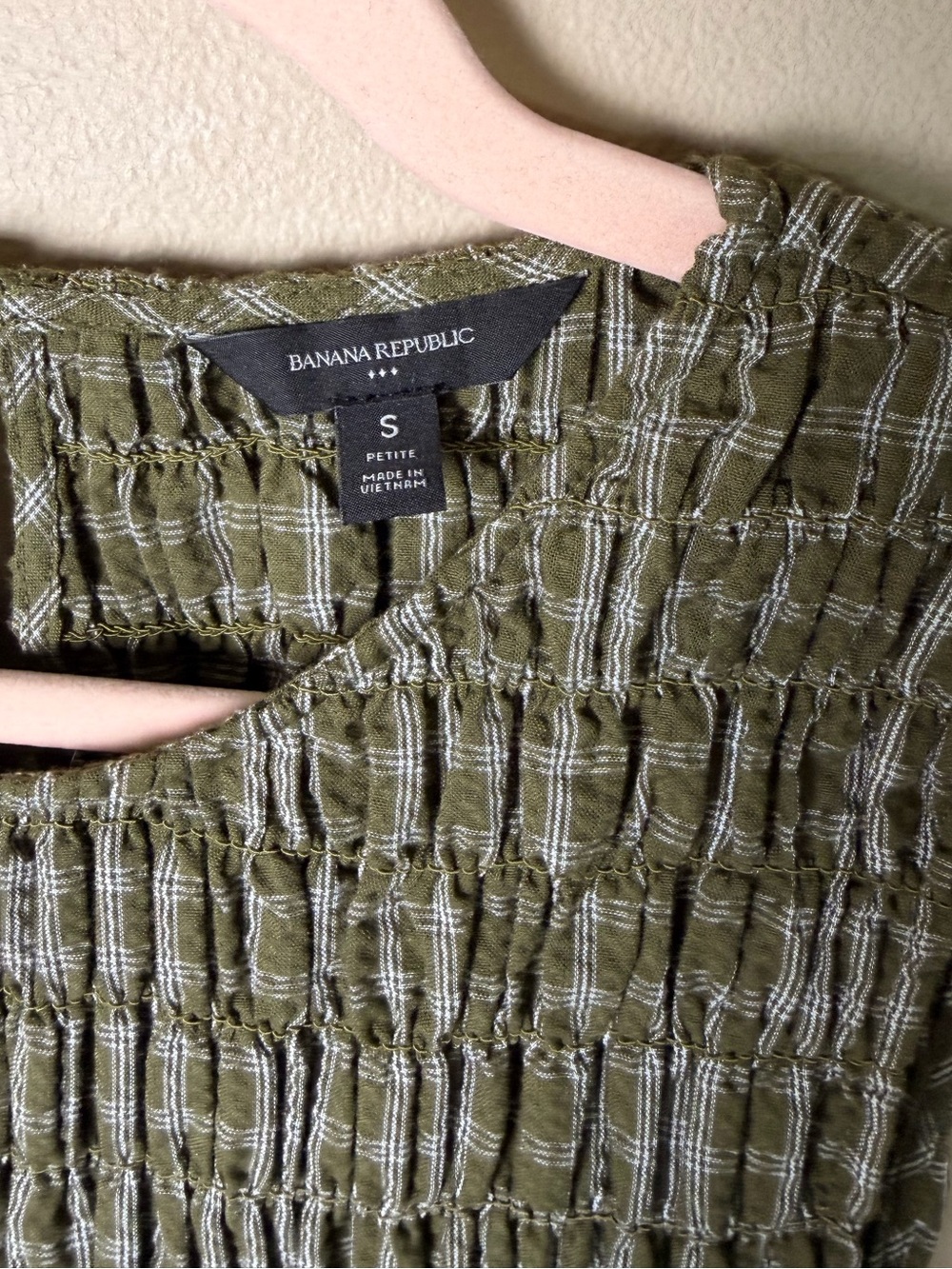 Banana Republic Smocked Seersucker Midi Dress Olive Plaid Petite S EUC - Picture 6 of 9